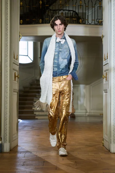 Look 33